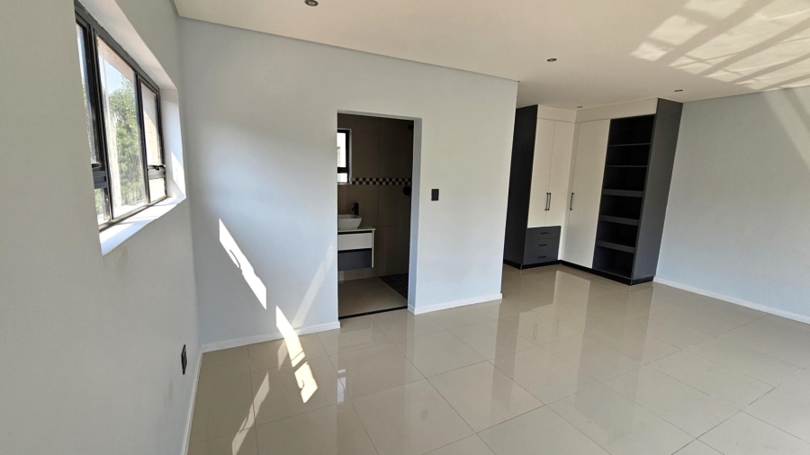 5 Bedroom Property for Sale in Melodie North West